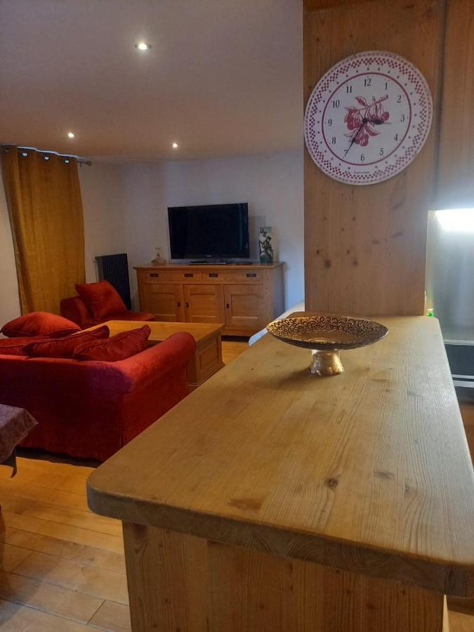 Appartement Centre Du Village Brides Les Bains Buitenkant foto